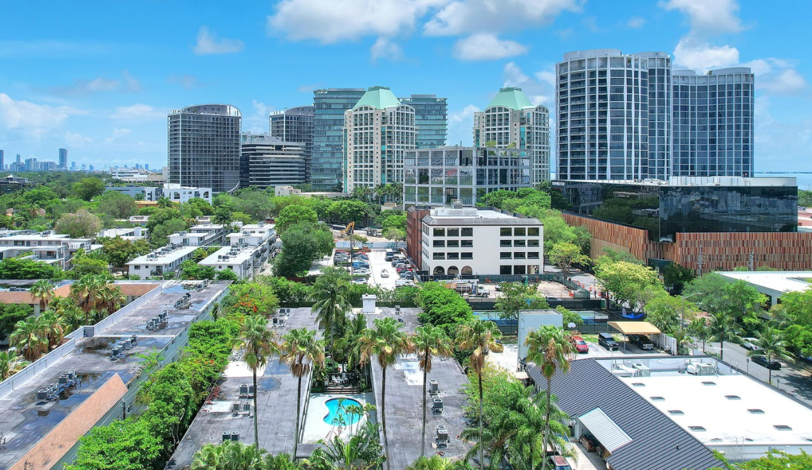 Chateau Grove condominiums in Coconut Grove
